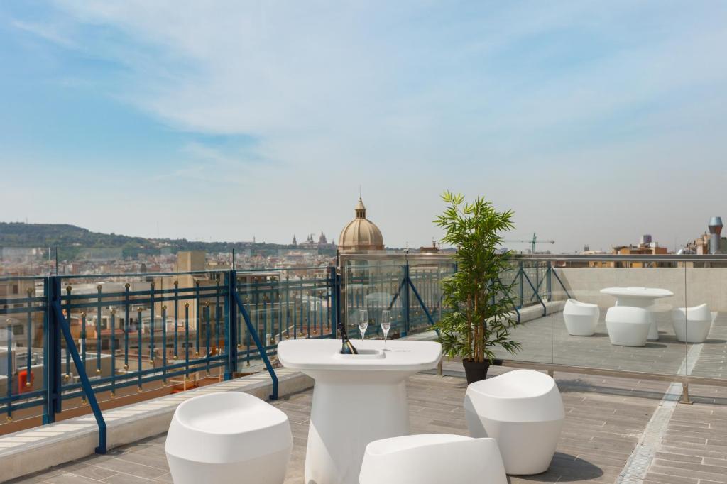 A balcony or terrace at Exe Plaza Catalunya