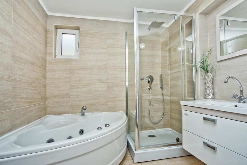 Apartments Admiral - 16