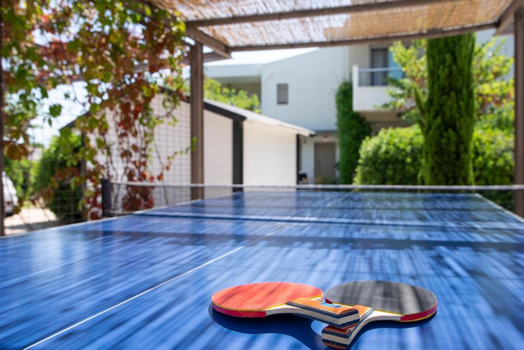 Tischtennis in der Unterkunft Ammouda Villas oder in der Nähe