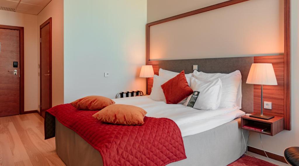 Postel nebo postele na pokoji v ubytování Clarion Hotel Helsinki