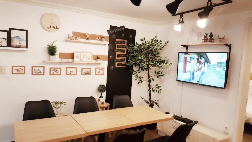 Hongdae Mainstreet Two Room House - Two-Bedroom Apartment