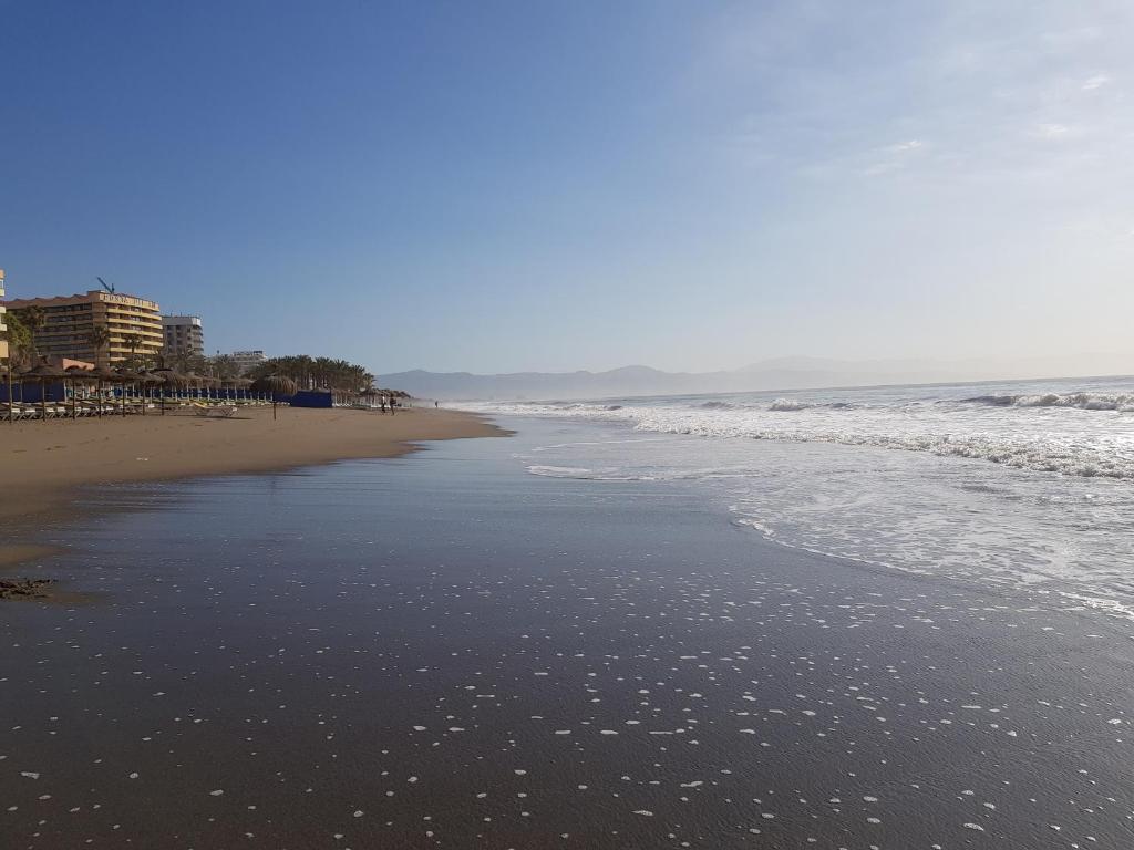 Lujoso duplex en la playa con vistas al mar, Torremolinos ...