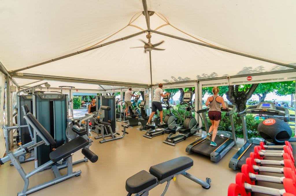 Fitness centrum a/nebo fitness zařízení v ubytování Camping Village Du Parc