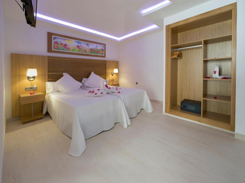 My Way Luxury Ibiza Studio - AB Group, Playa den Bossa ...