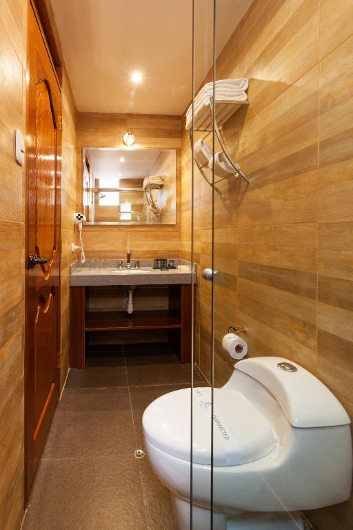 Koupelna v ubytování Inti Punku Machupicchu Hotel & Suites