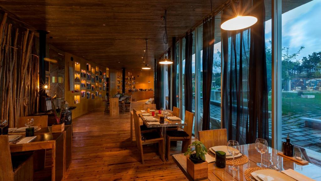 Um restaurante ou outro lugar para comer em Rio do Prado