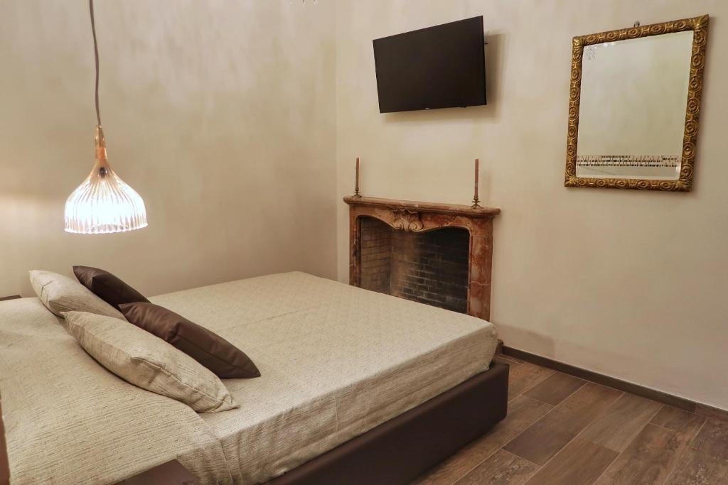 A bed or beds in a room at Maglo Station