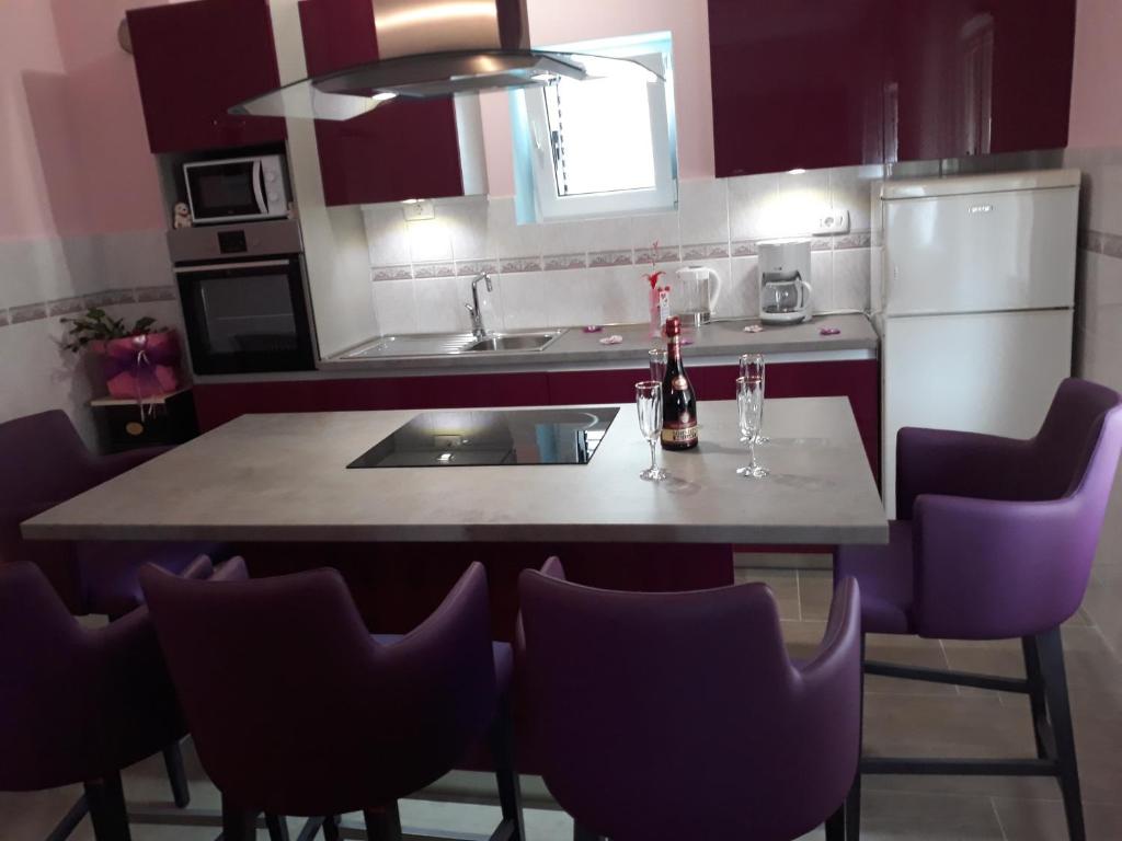 Kuchyňa alebo kuchynka v ubytovaní Apartment Vana