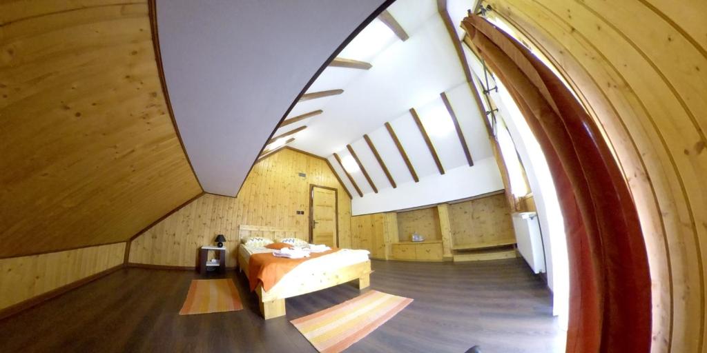 Mansarda Maradu - Three-Bedroom Apartment