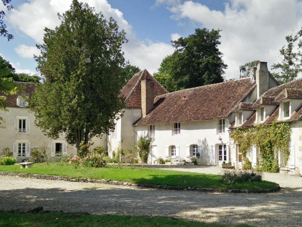 une ancienne maison dans le village de bourton sur l'eau dans l'établissement La Barbotiere, à Chevannes