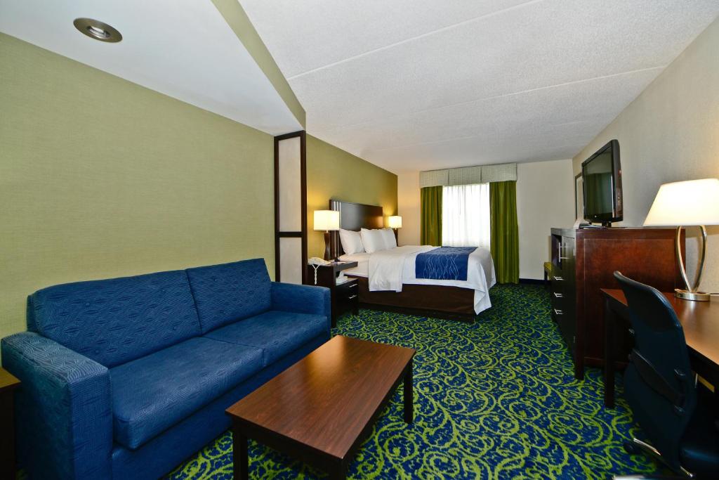 Comfort Inn & Suites Butler - Room King Con Sofá Cama - No Fumadores