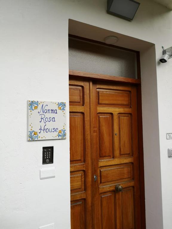 Zdjęcie z galerii obiektu Nonna Rosa House w mieście Scala
