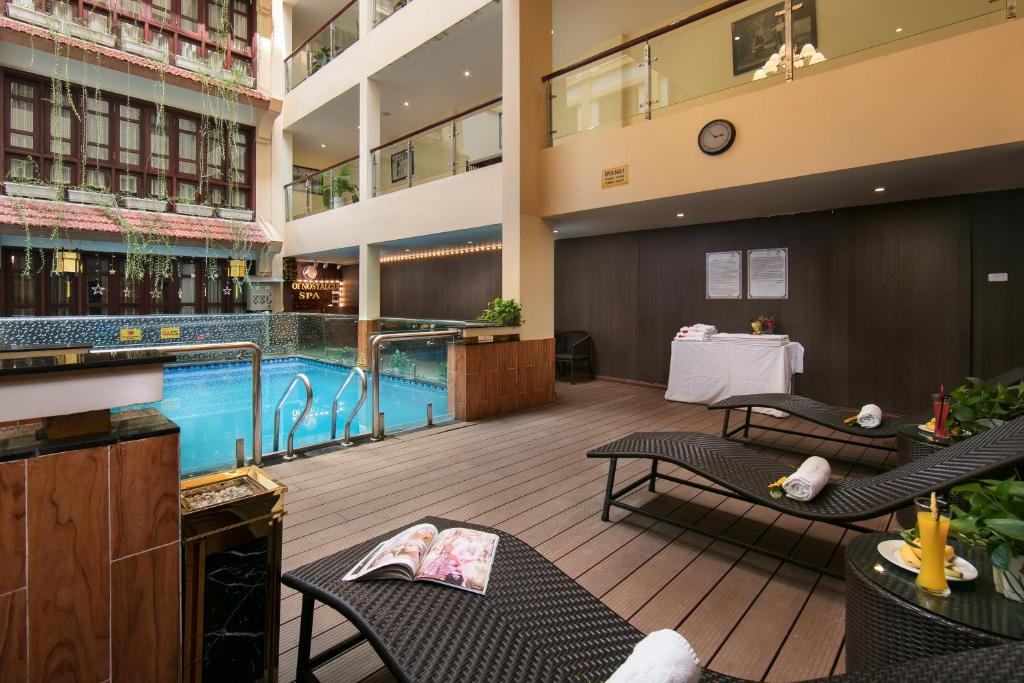 Bazén v ubytování Hanoi Nostalgia Hotel & Spa nebo v jeho okolí