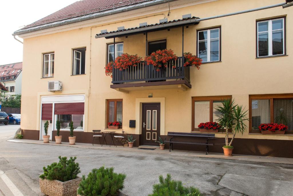 Budova, kde se penzion nachází