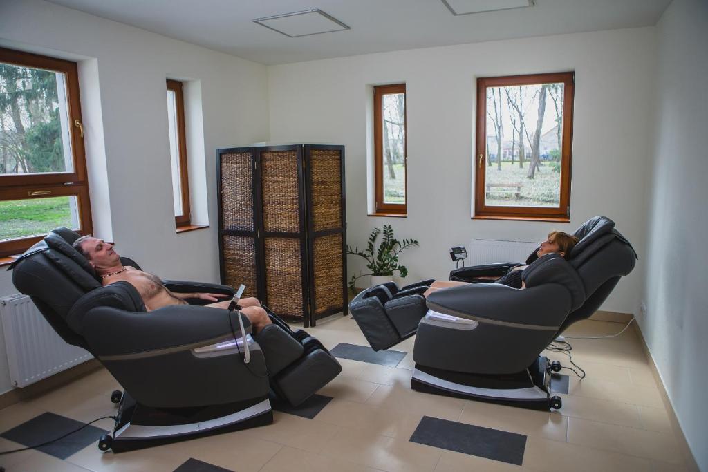 Posedenie v ubytovaní Főnix Wellness Resort