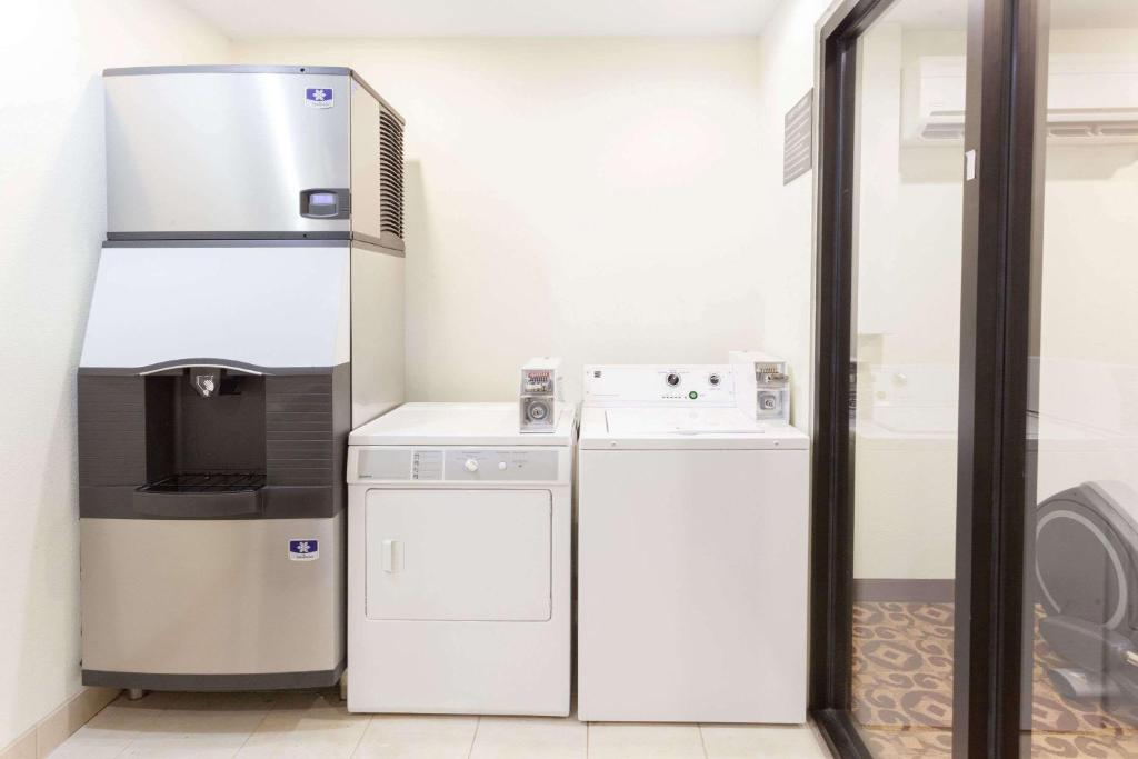 Super 8 by Wyndham Decatur/Dntn/Atlanta Area, Decatur (updated 