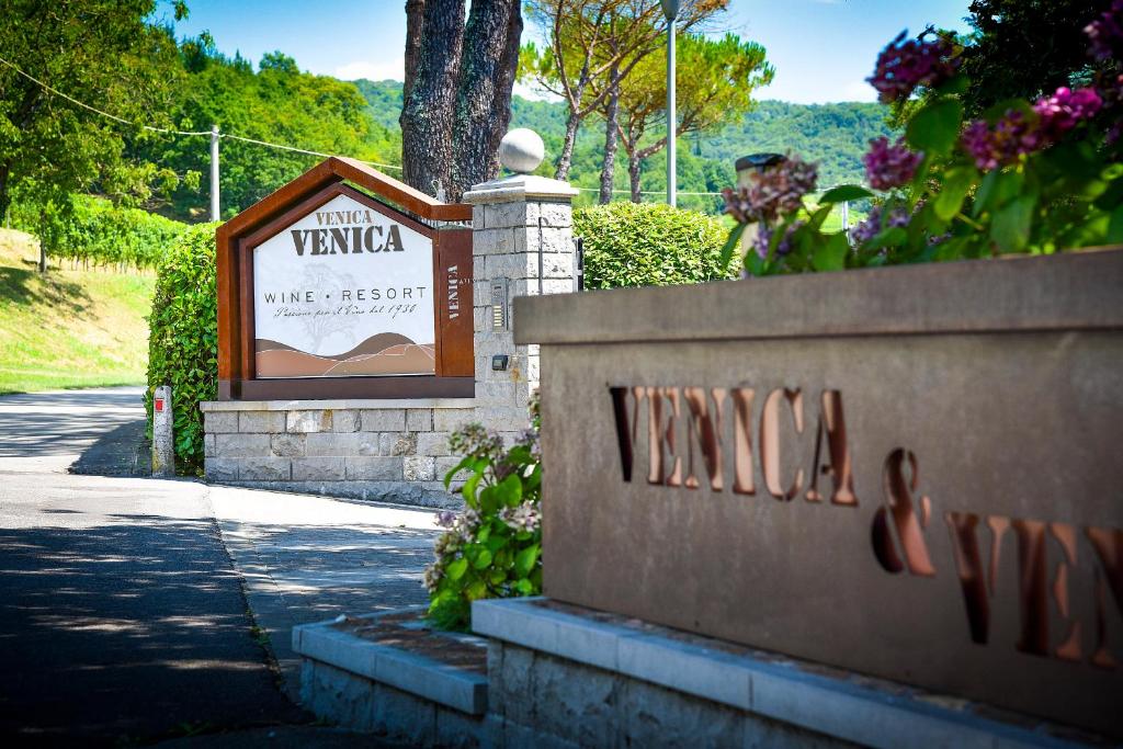 Certifikát, hodnocení, plakát nebo jiný dokument vystavený v ubytování Venica & Venica Wine Resort