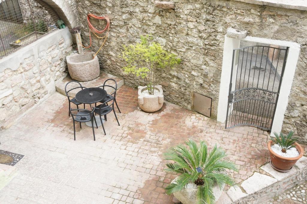 Patio alebo iná vonkajšia časť ubytovania Casa vacanze da Alcide