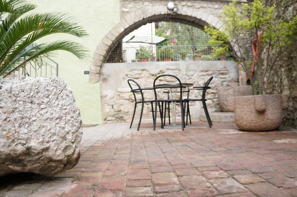 Patio alebo iná vonkajšia časť ubytovania Casa vacanze da Alcide
