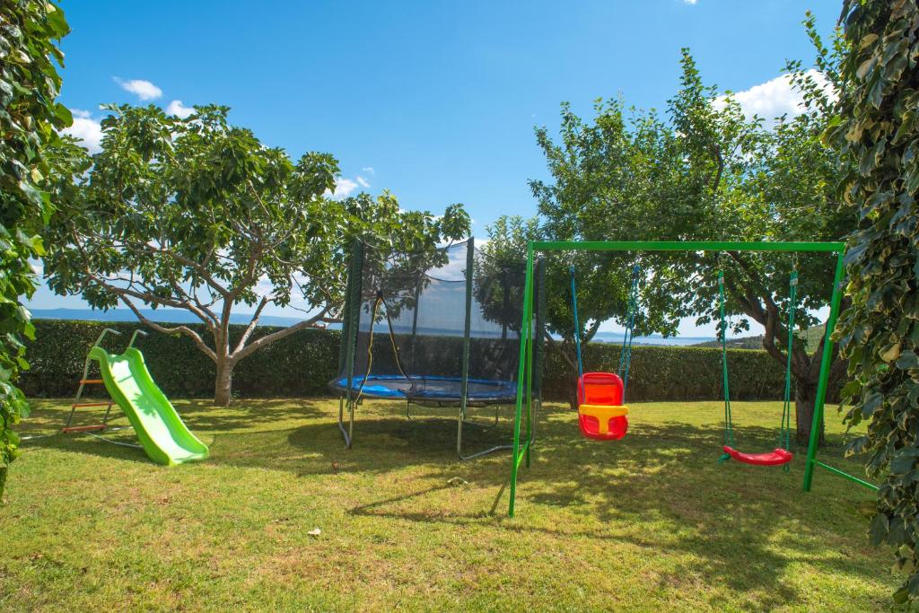 Detský kútik v ubytovaní Villa Klara with 72 sqm pool and view on Split and islands