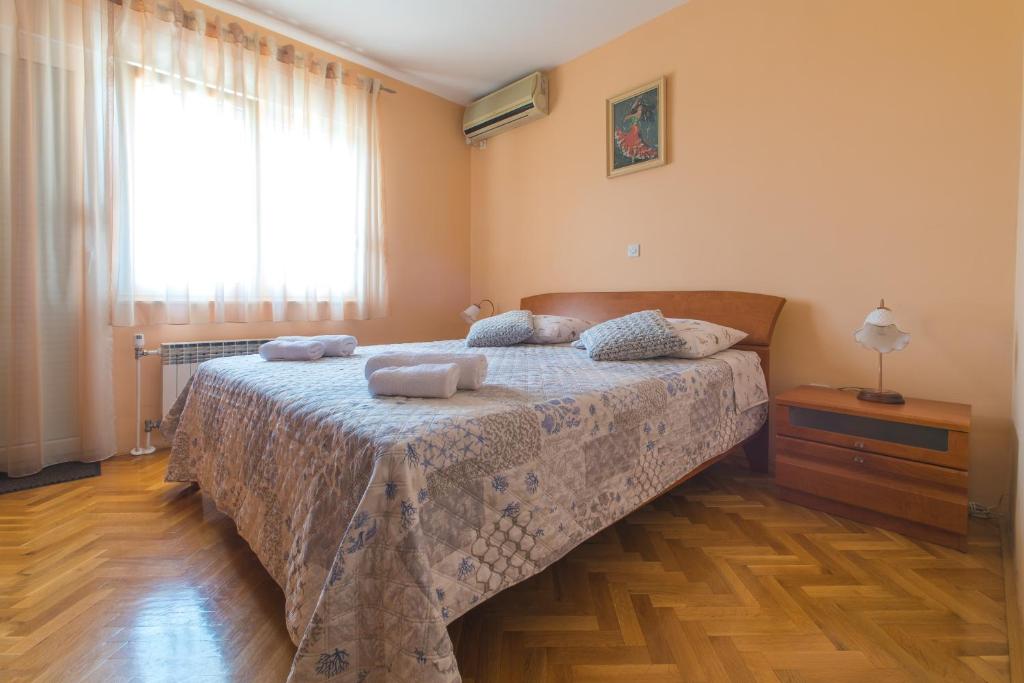 Posteľ alebo postele v izbe v ubytovaní Villa Klara with 72 sqm pool and view on Split and islands