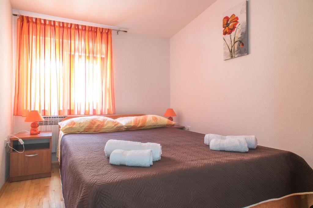 Posteľ alebo postele v izbe v ubytovaní Villa Klara with 72 sqm pool and view on Split and islands