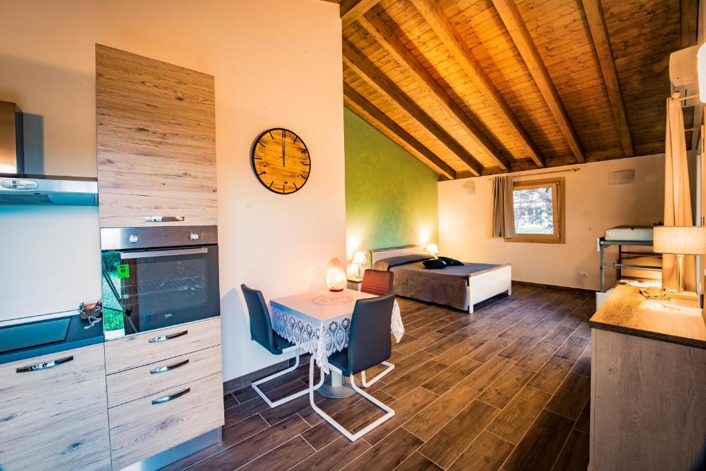 Kuchyň nebo kuchyňský kout v ubytování Agriturismo Olistico Atman