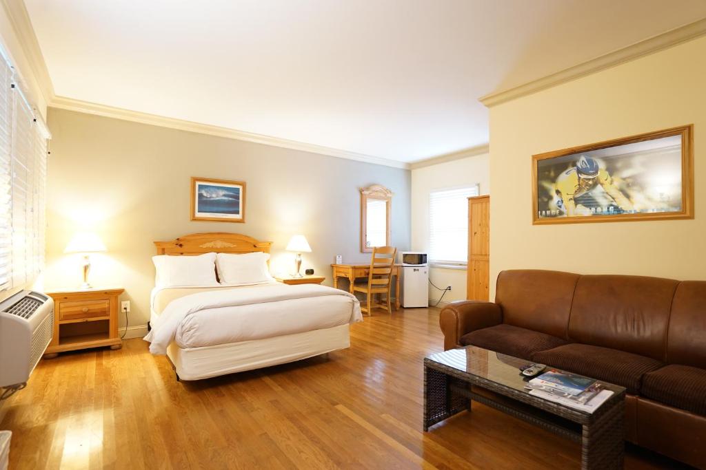 Postel nebo postele na pokoji v ubytování Southampton Long Island Hotel
