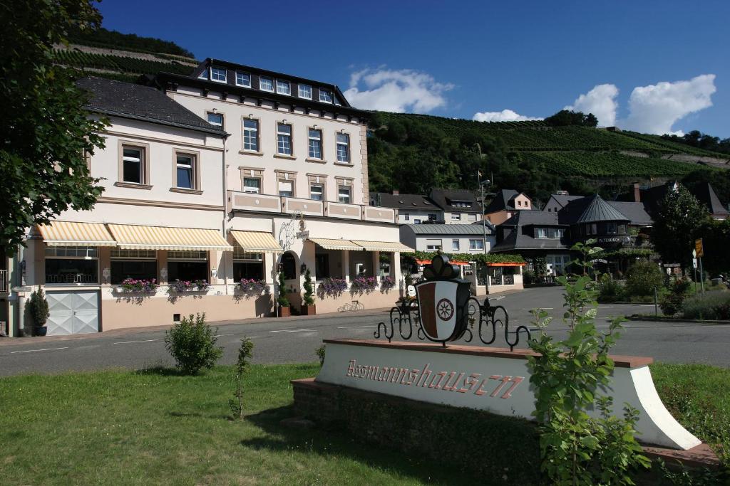 Nespecifikovaný výhled na hory nebo výhled na hory při pohledu z hotelu