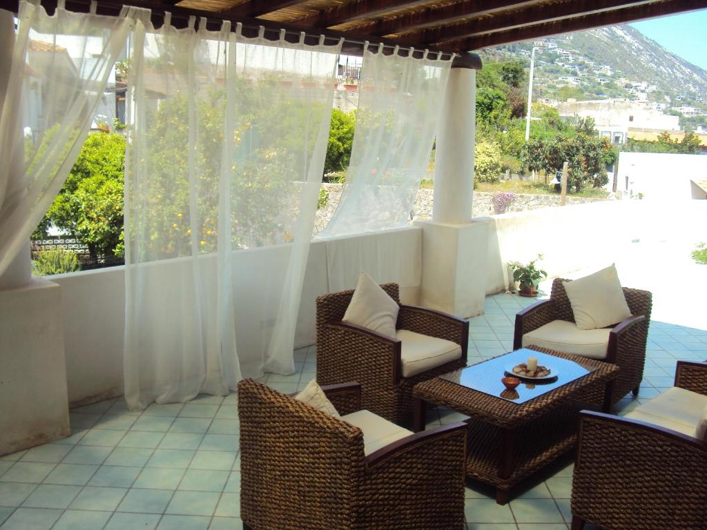 Posezení v ubytování La Zagara Hotel