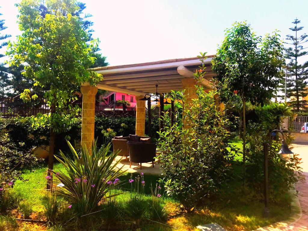 Ogród w obiekcie Villa Cristina B&b Alezio