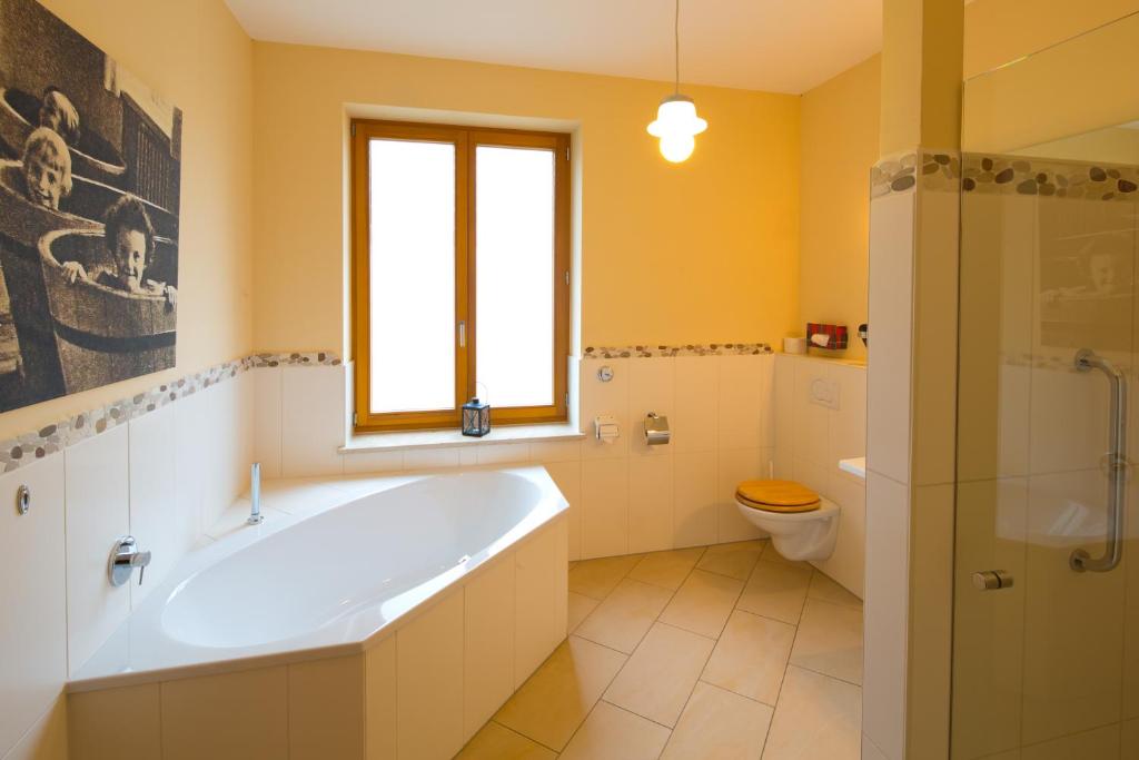 Koupelna v ubytování Plumbohms ECHT-HARZ-HOTEL