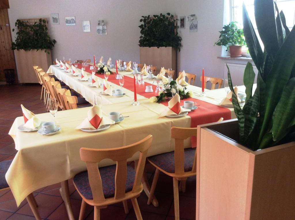 Restaurace v ubytování Hotel & Restaurant Zur Weintraube