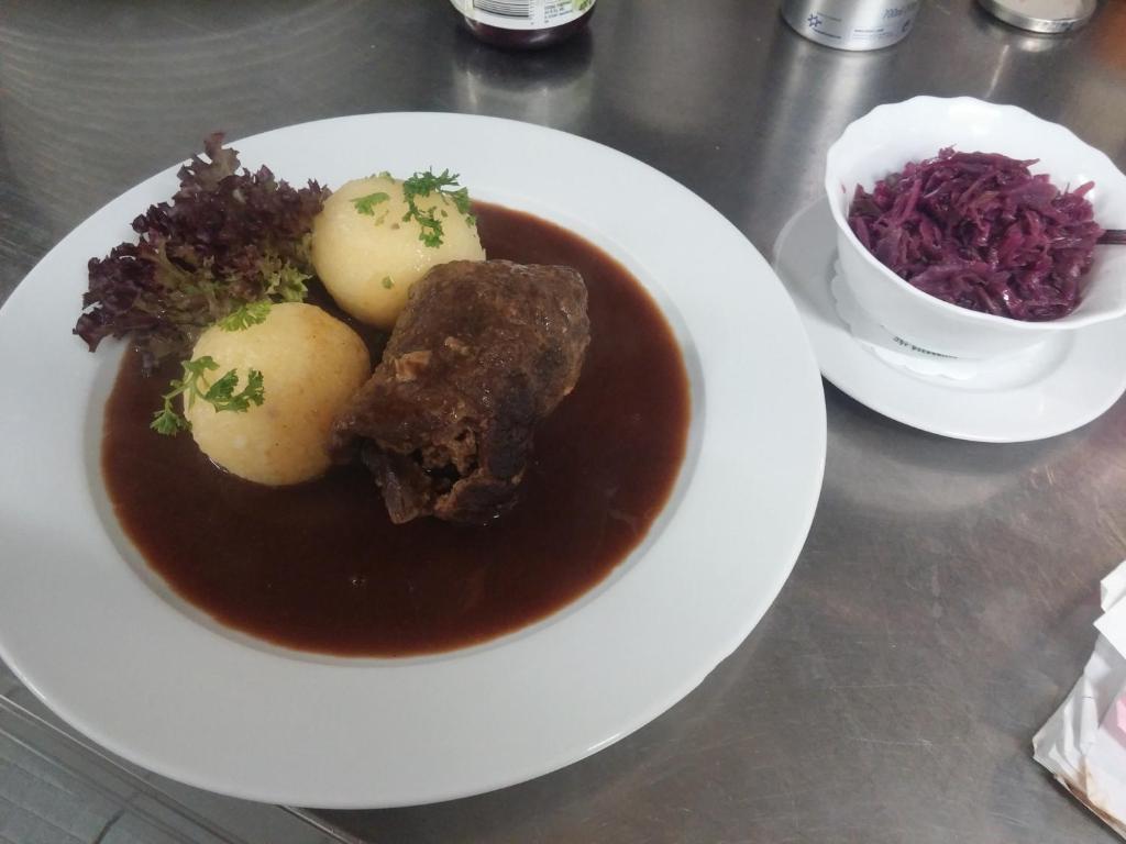 Jídlo v hotelu nebo okolí