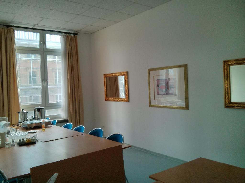 Willy Hotel Frankfurt - Resim 7