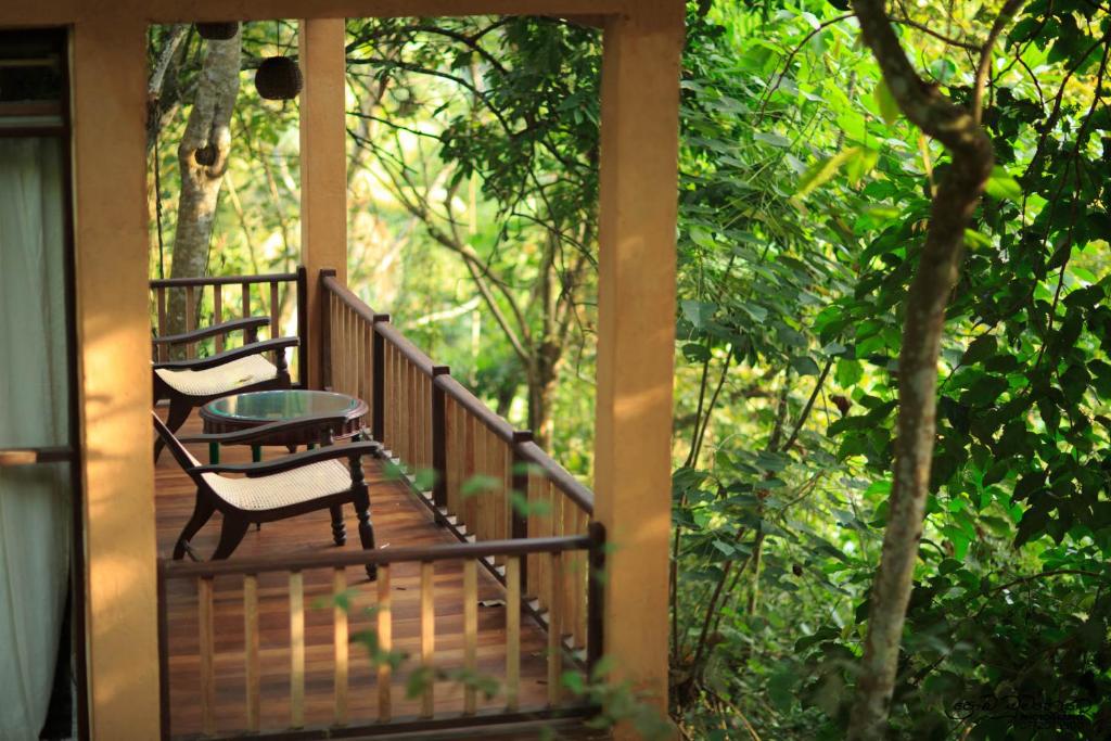 Balkón nebo terasa v ubytování Jungle Village Unawatuna