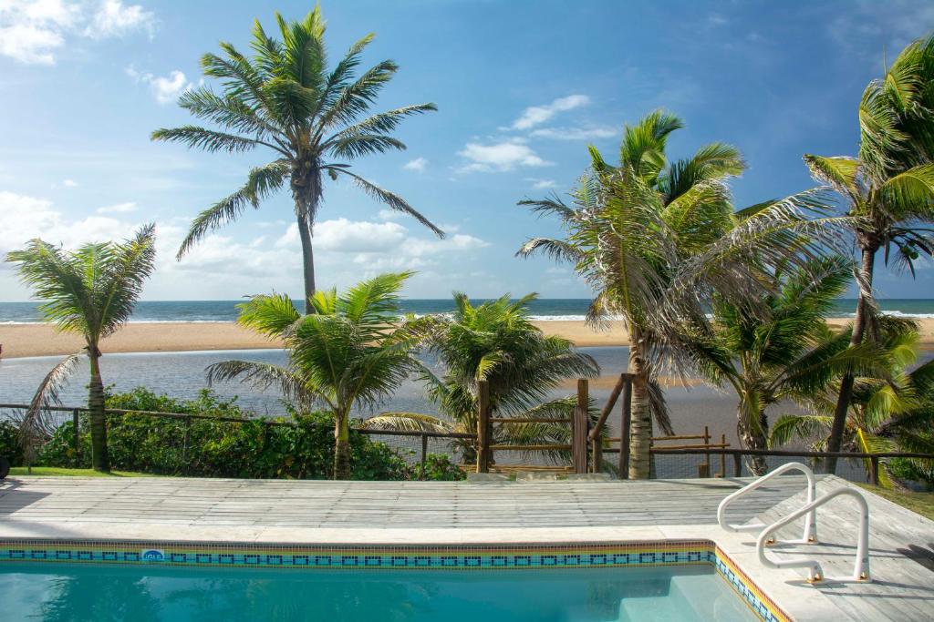 Bazén v ubytování Resort Costa Dos Coqueiros nebo v jeho okolí