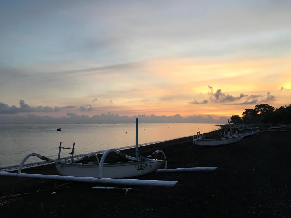 Isin Gumi Homestay - Queen Room With Sea View