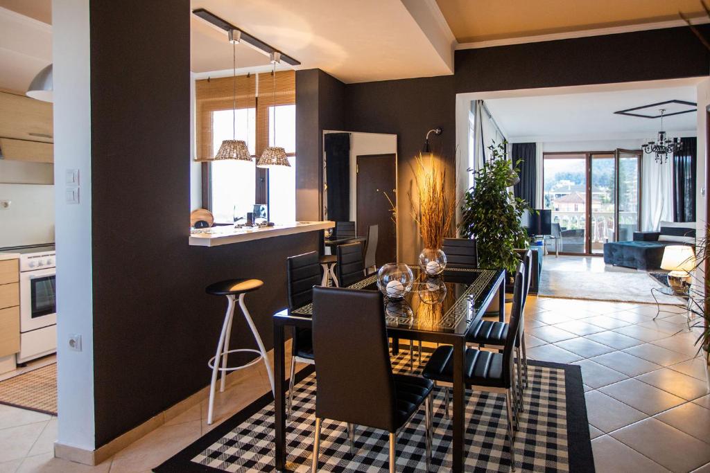 A kitchen or kitchenette at Villa Deluxe Sight