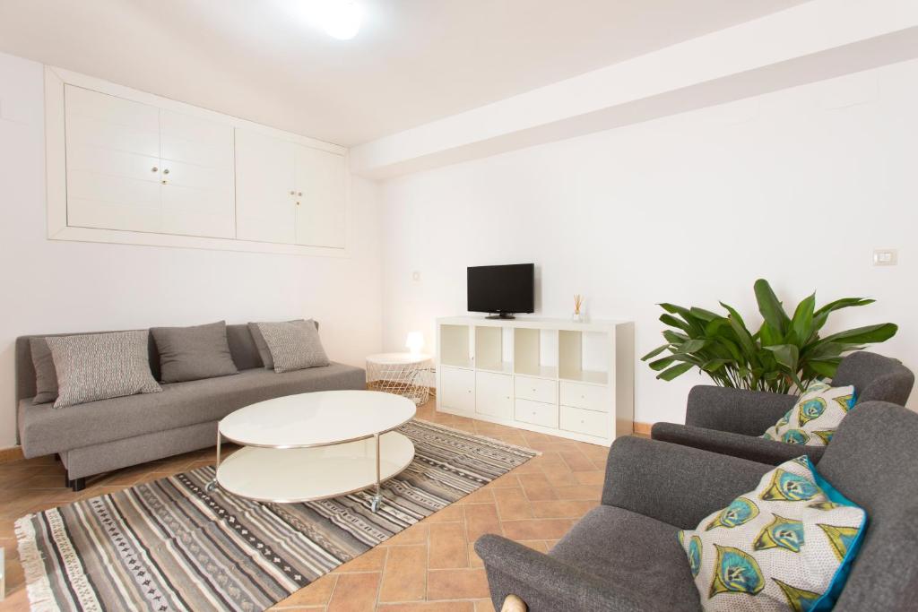 Una televisión o centro de entretenimiento en Montes Claros 26