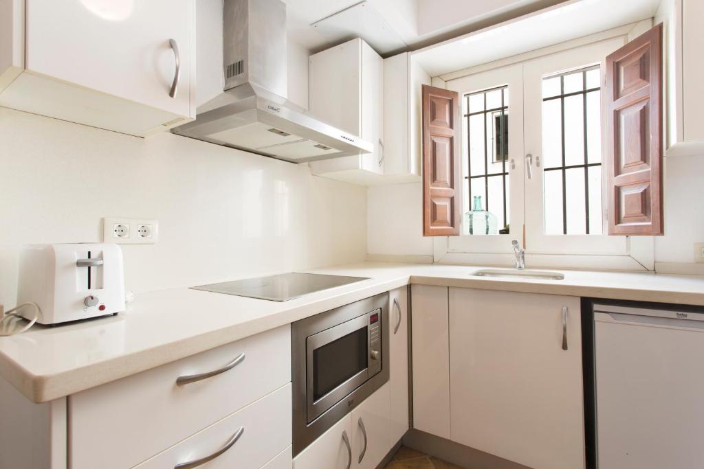 Una cocina o zona de cocina en Montes Claros 26