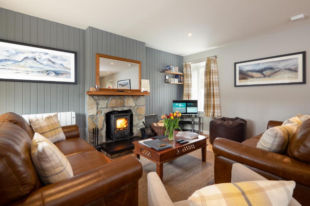 Highland Holiday Cottages - Hazel Cottage