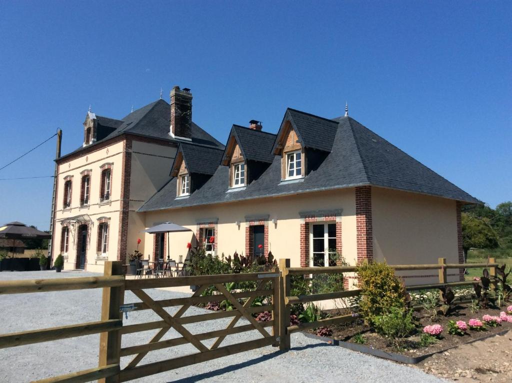 ReuxにあるChambres "Le Tirel "の大家