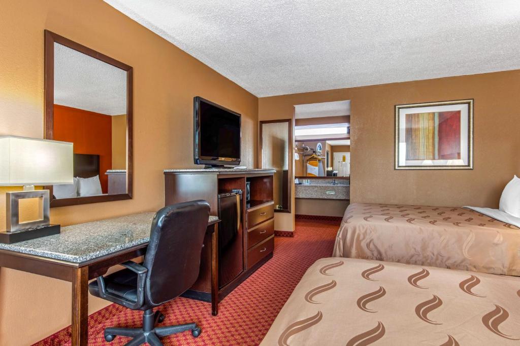 Quality Inn - Queen Room With Two Queen Beds - Non-Smoking