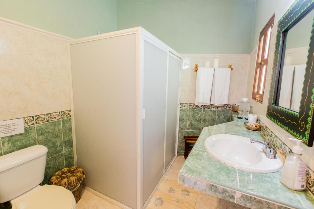 Koupelna v ubytování Casa Quetzal Hotel