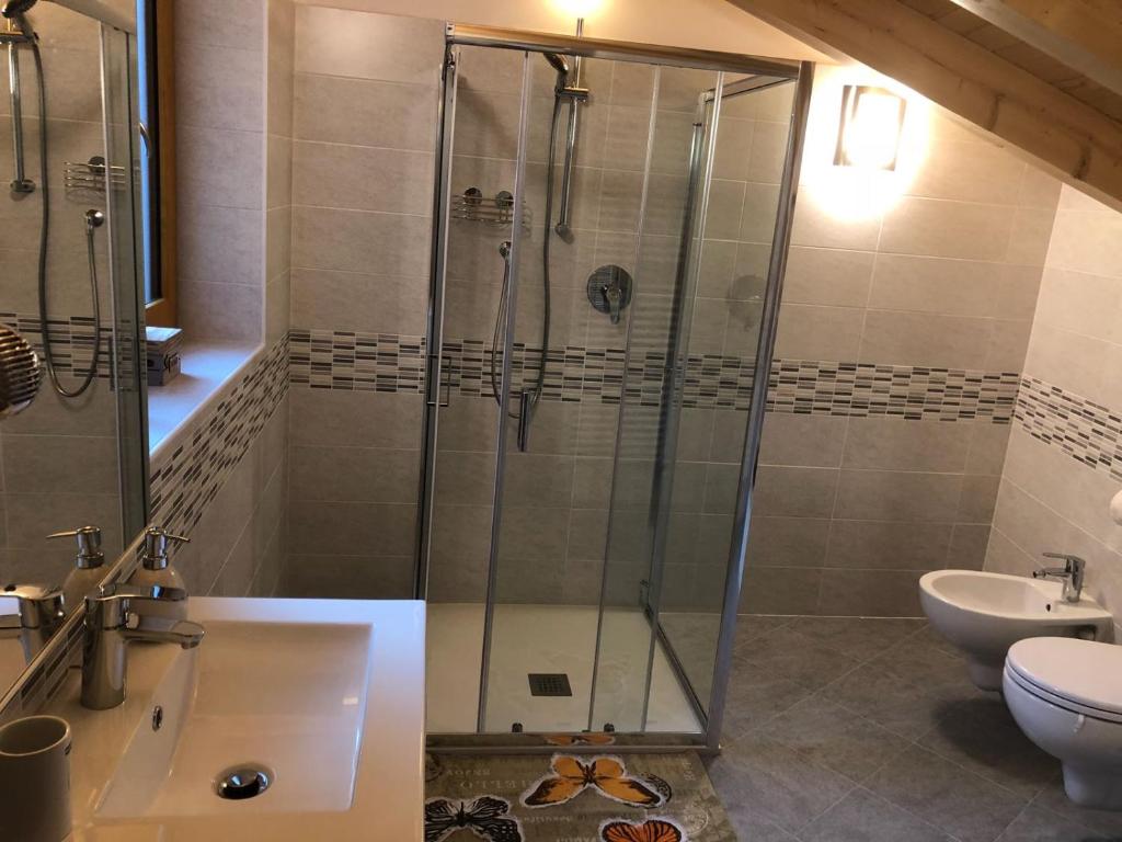 A bathroom at B&B Butterfly
