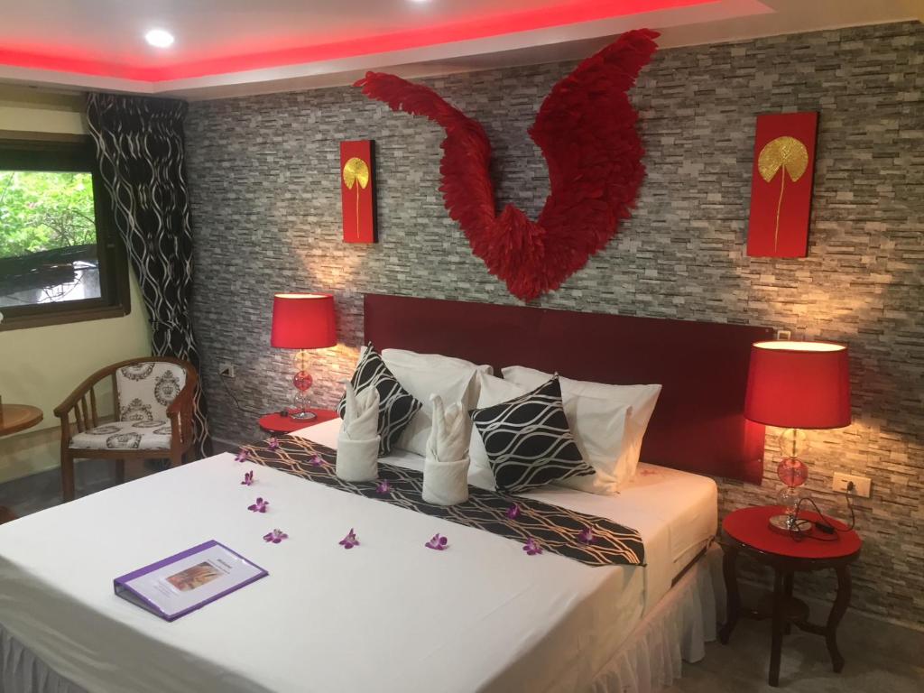 Fong Kaew and Baan Nang Fa Guesthouse - 3