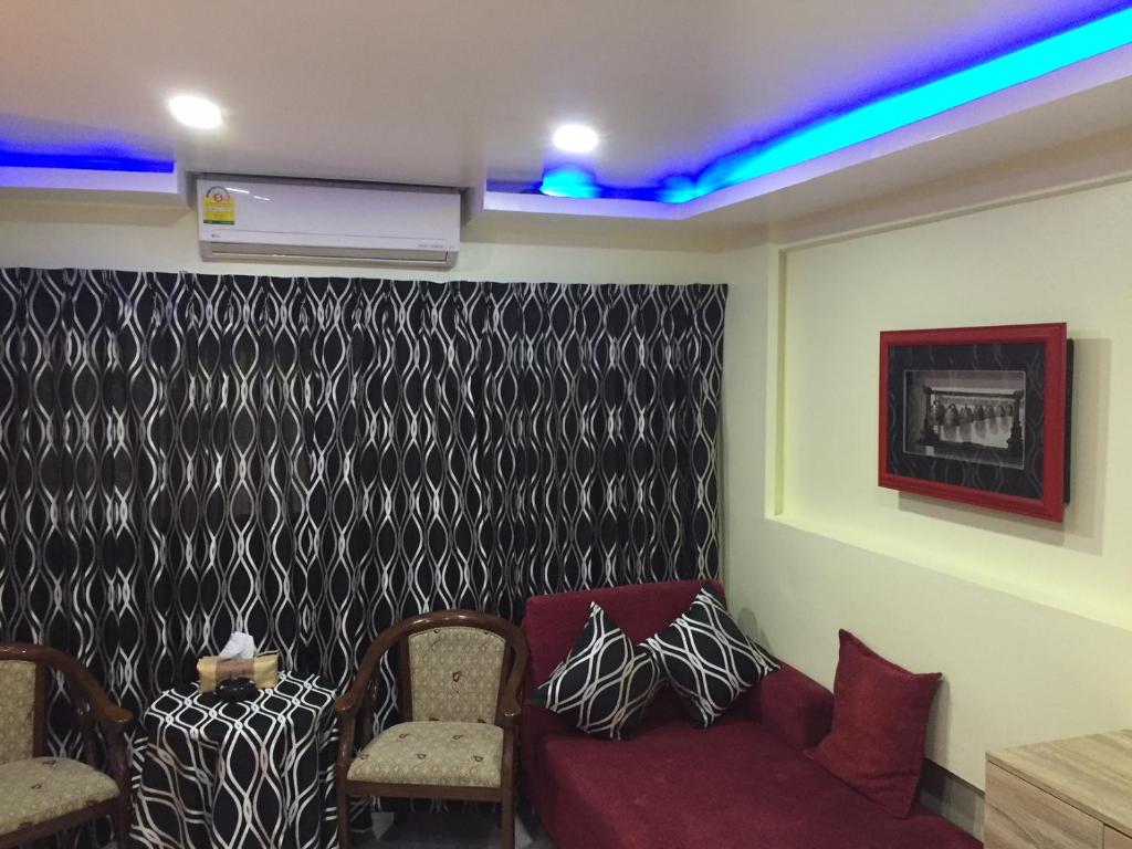 Fong Kaew and Baan Nang Fa Guesthouse - 11