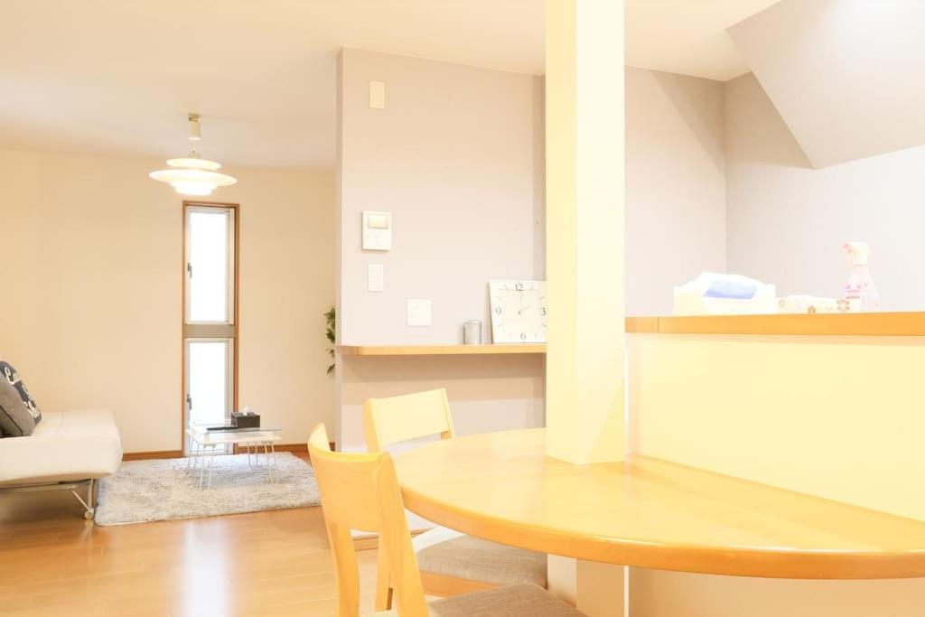 Istumisnurk majutusasutuses Tokaichi inn 一軒家貸切