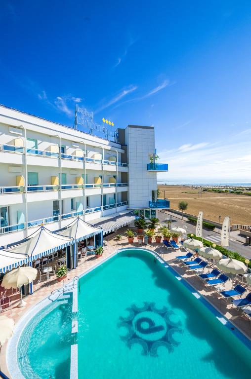 The swimming pool at or close to Hotel Panoramic